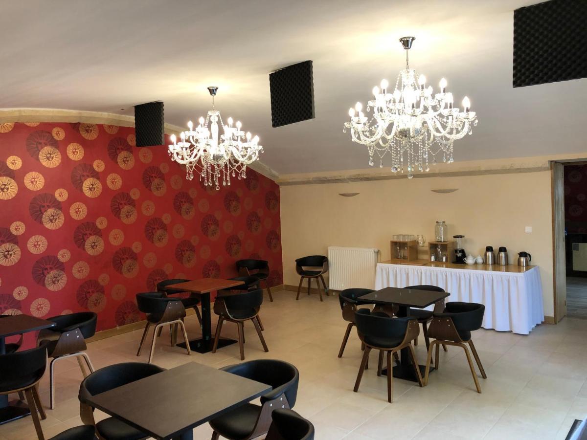 Hotel La Croix De Vernuche Varennes-Vauzelles Εξωτερικό φωτογραφία